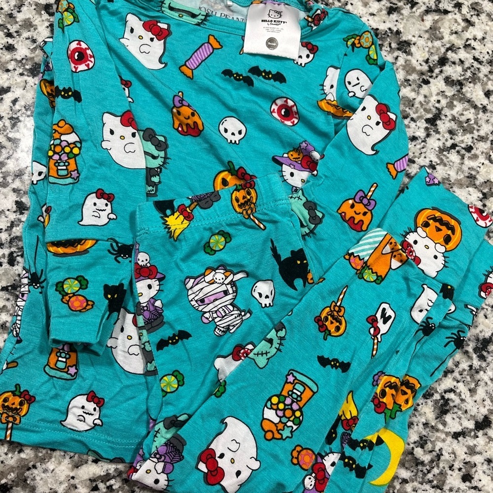 Posh Peanut x Hello Kitty Halloween Pajamas 18-24M EUC Worn and washed once